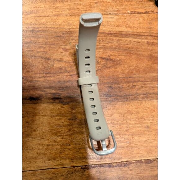 Fitbit Luxe OEM Charger and Replacement Bands (8) Bundle Including Siver Chain - Picture 6 of 10